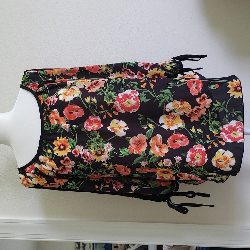 Spense Floral Top with Slits/Ties on 3/4 Sleeves Size L
